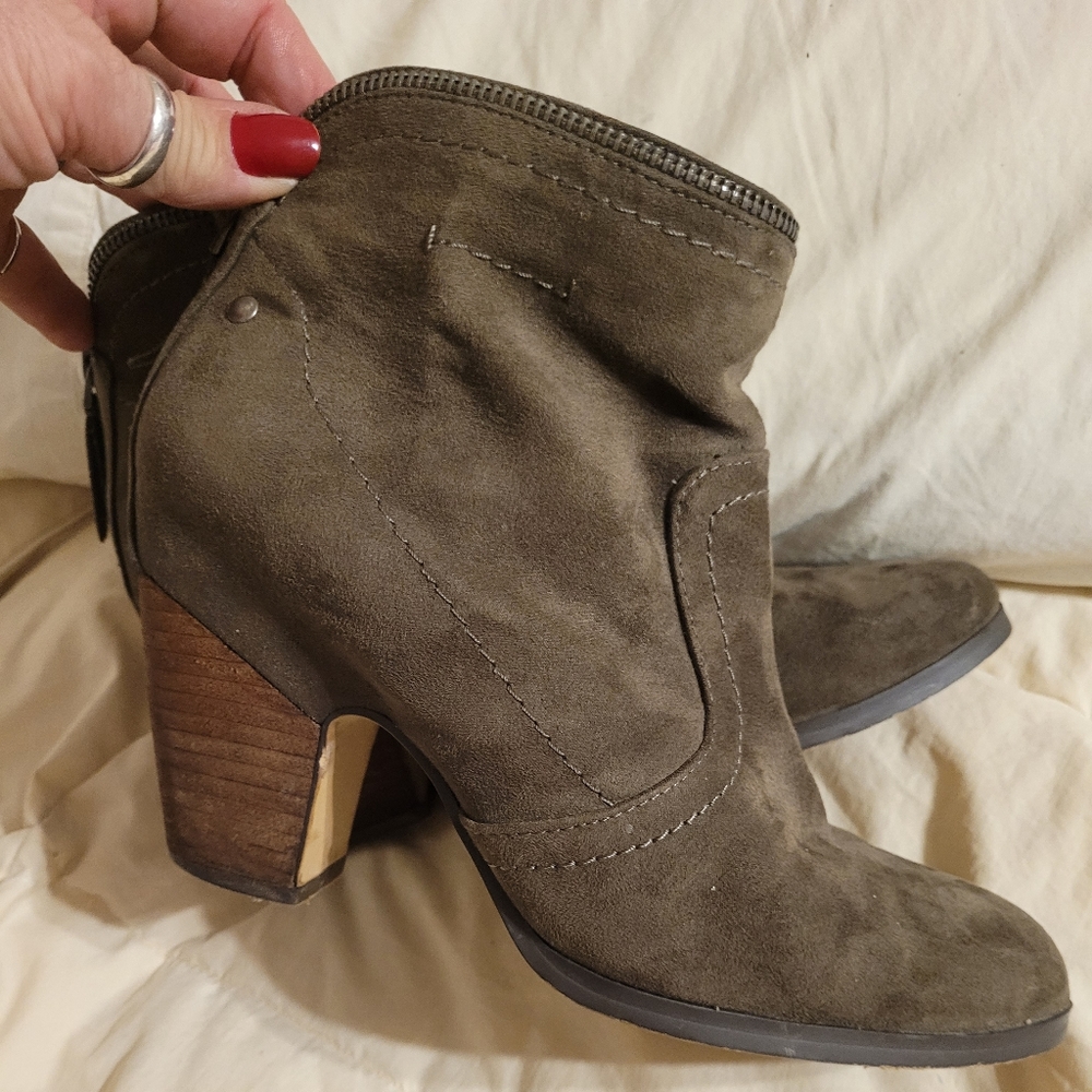 Crown suede boots